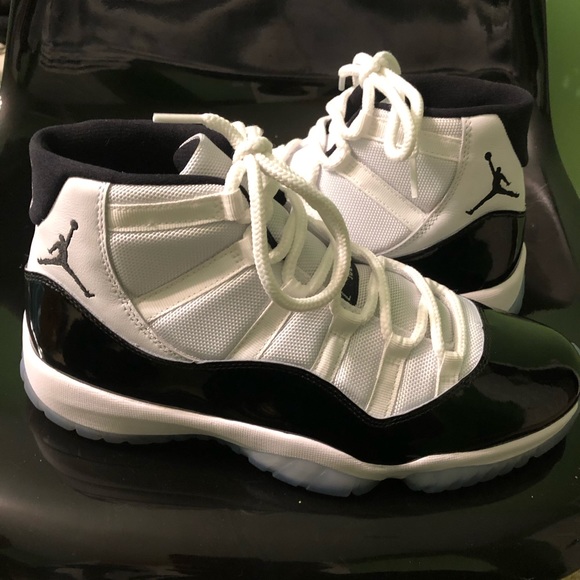 Retro Jordan 11  “Concord” main image 4